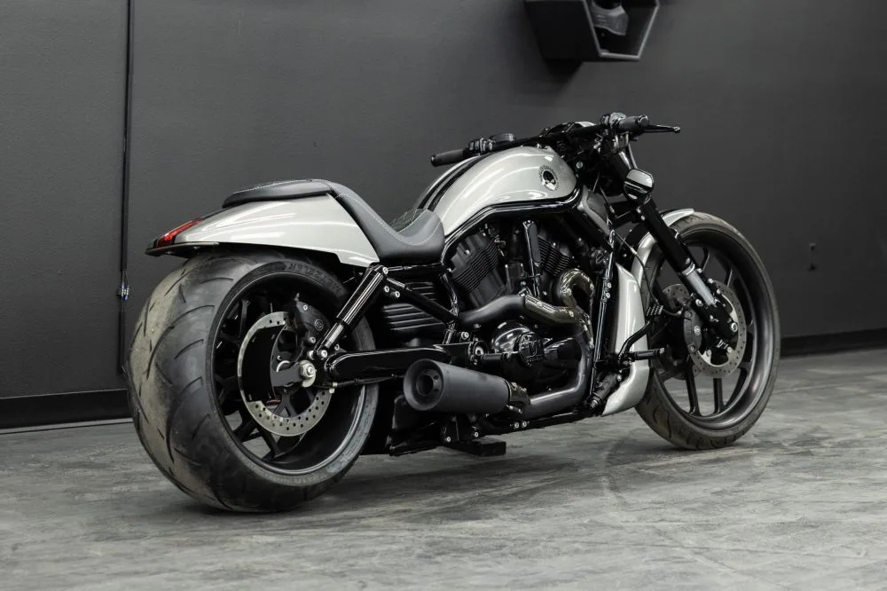Harley-Davidson-muscle-Monty-by-DD-Designs