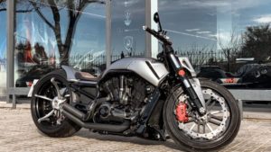 Harley custom V-Rod 'Lobo 2.1' by Lobomotive Harley-custom-V-Rod-Lobo-2.1-by-Lobomotive