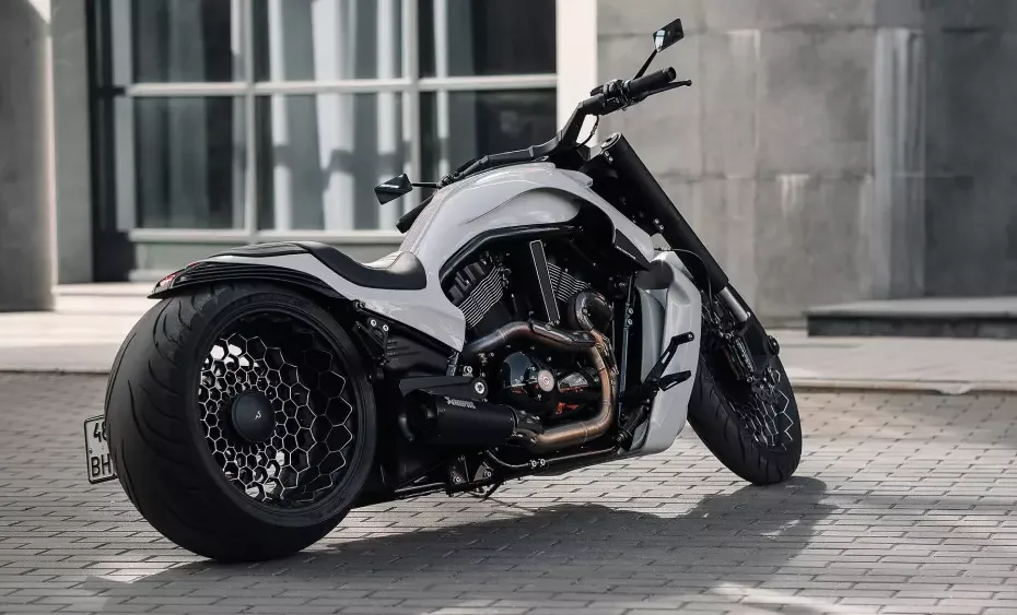 ᐅ Harley-Davidson VRod Russian Custom 'Giotto 3' by Box39