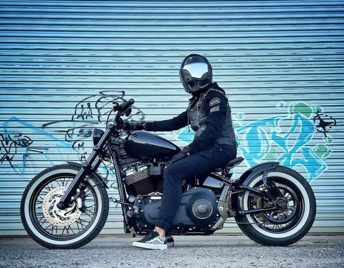 Harley-Davidson-Street-Bob-107-owned-by-Jeremy-Stroh