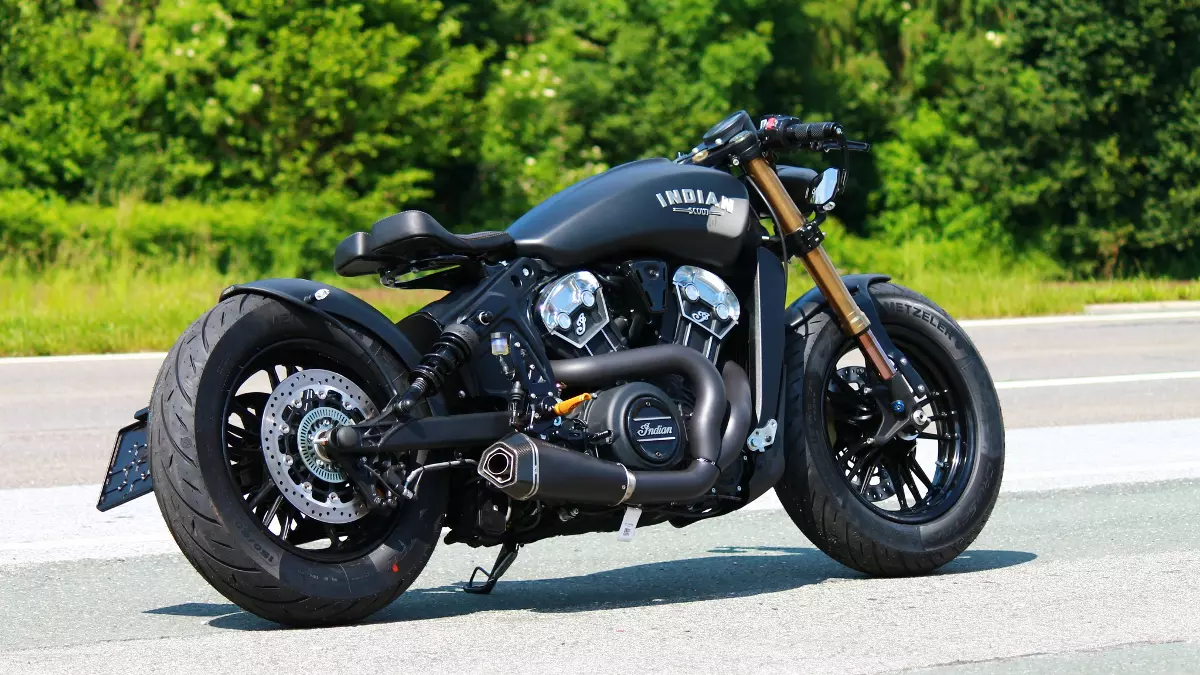 Indian-Scout-Bobber-racing-by-Styrian-Motor-Cycle-Bikes