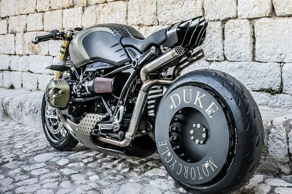 BMW CafeRacer nineT by Duke Motorcycles