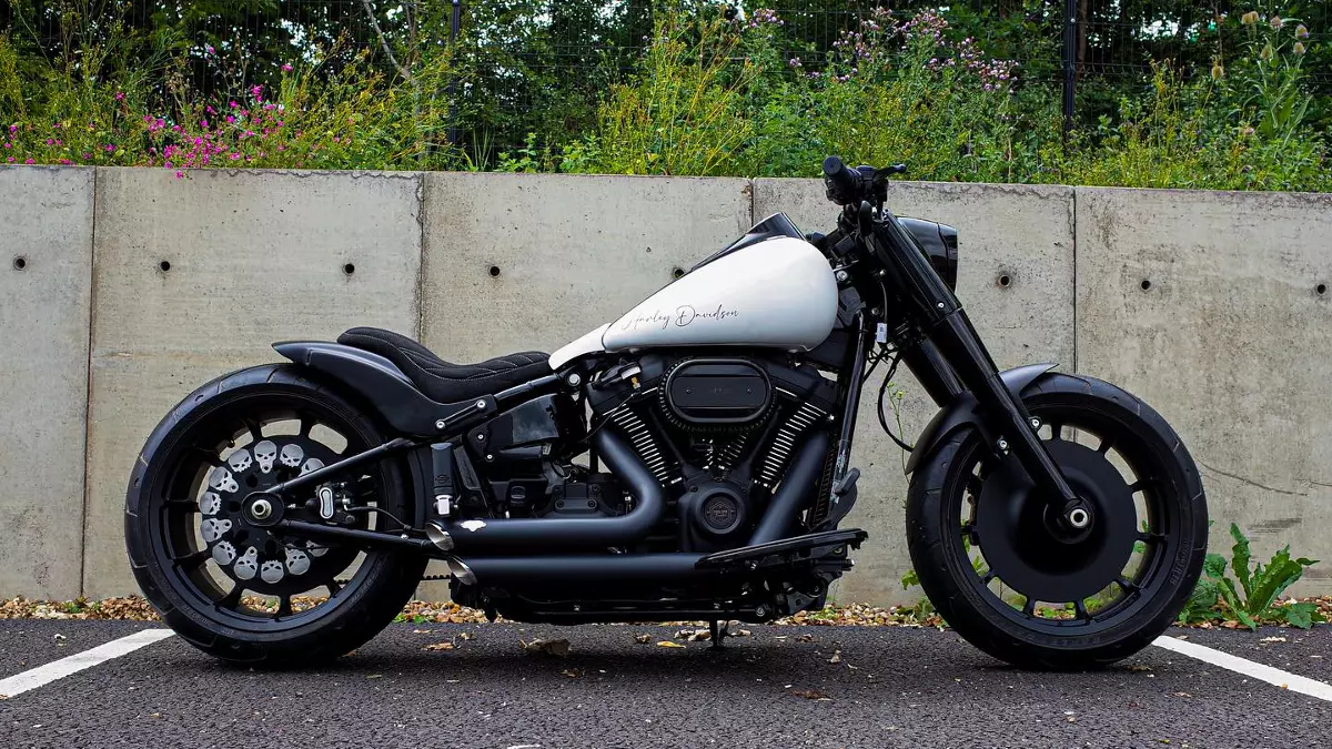 Harley-Davidson-Fat-Boy-114-Ghost-by-Poulson-Creative