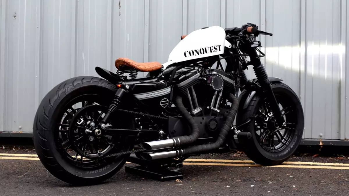 Harley-Davidson-Sportster-Bobber-Conquest-by-Poulson