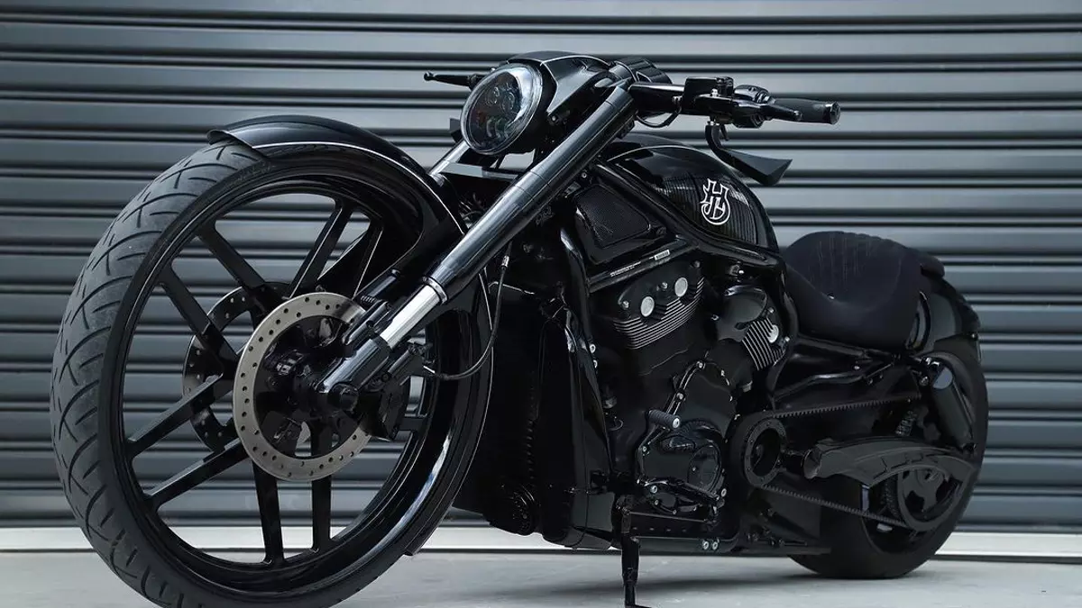 V-Rod-crafted-by-the-artisans-at-Wall-Street-Kustoms