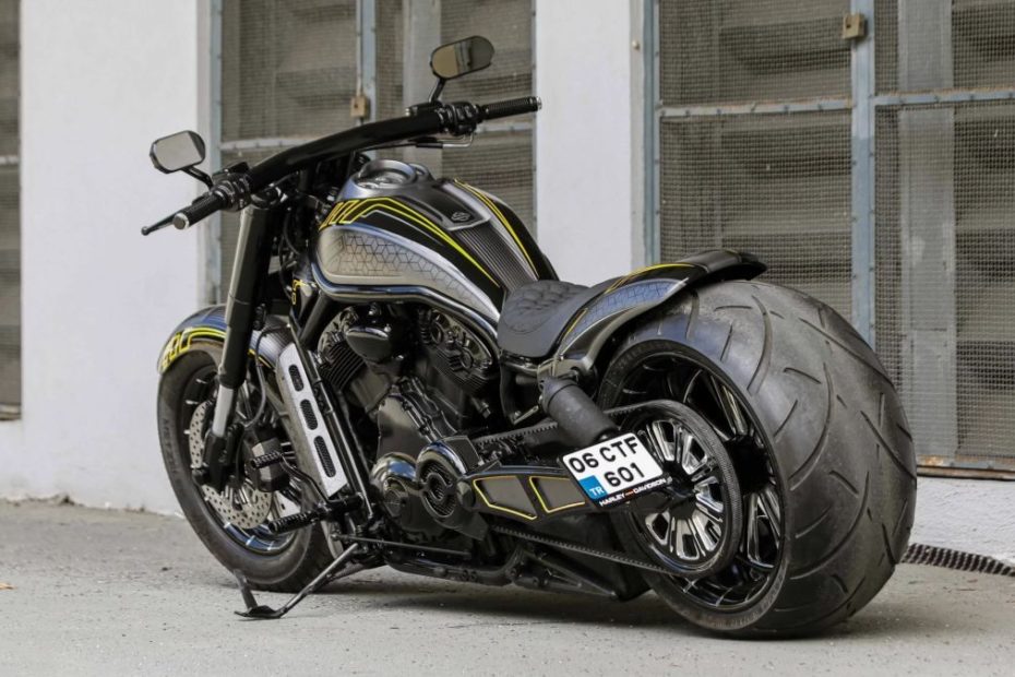 Harley-V-Rod-Muscle-Dante-by-Highway-Custom-Garage