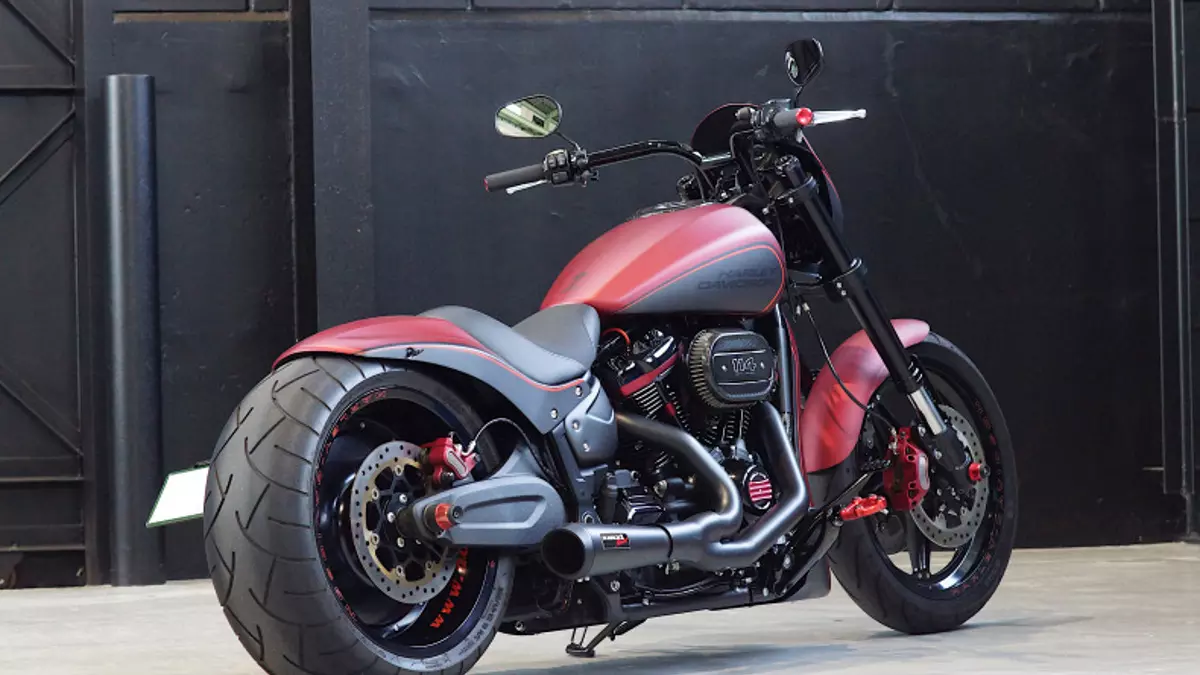 Harley-Davidson-FXDR-muscle-by-Noys-Custom-Factory