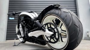 Harley-Davidson V-Rod 'White muscle' by Wall Street Customs Harley-Davidson-V-Rod-White-muscle-by-Wall-Street-Kustoms