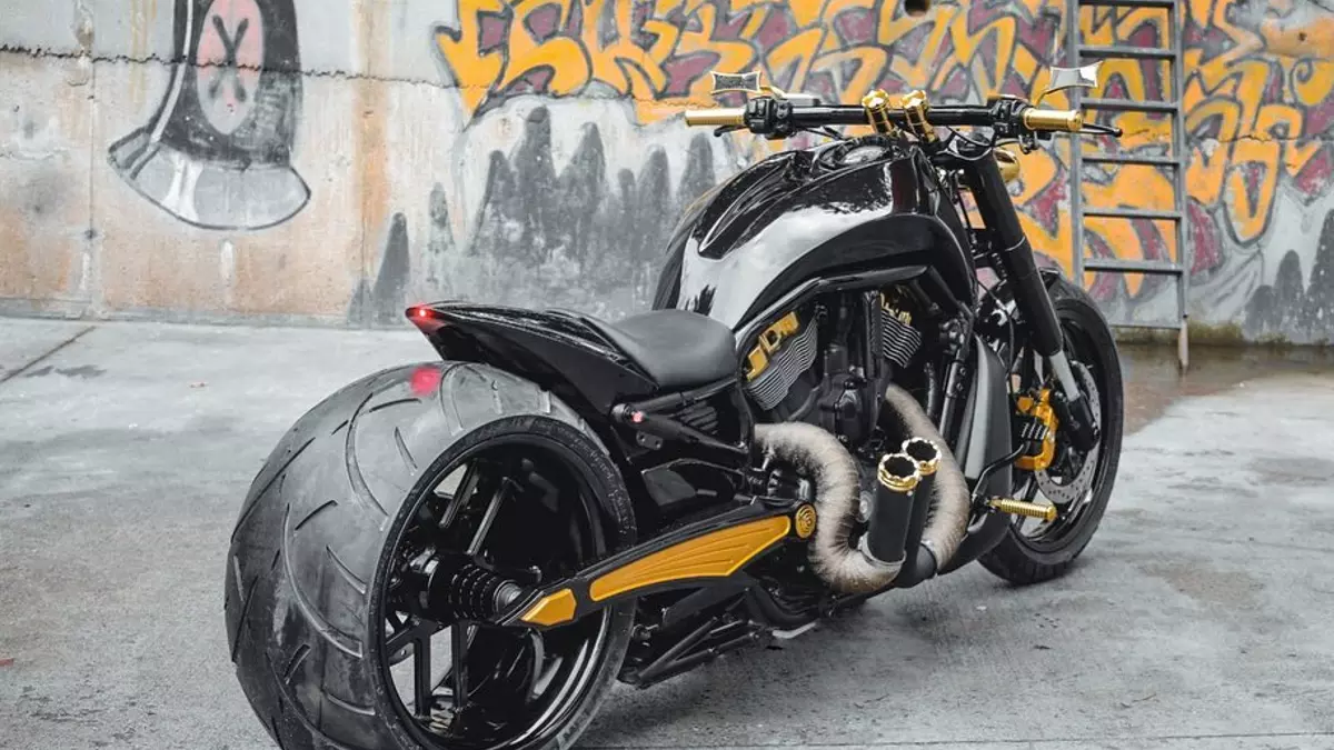 Harley-Davidson-Nightrod-Special-by-Highway-Custom-Garage