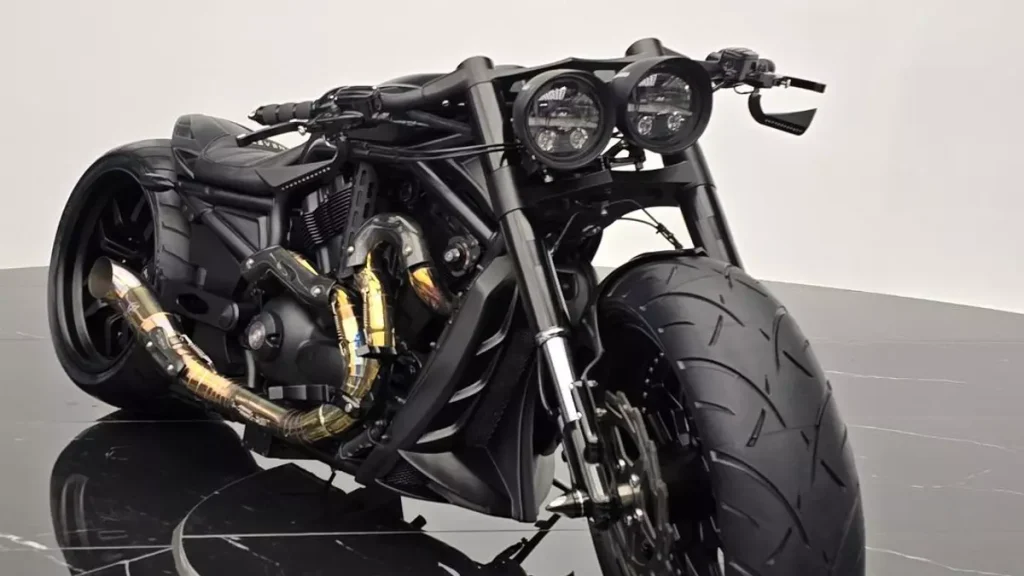Big Monster V-Rod custom by Dubai Choppers