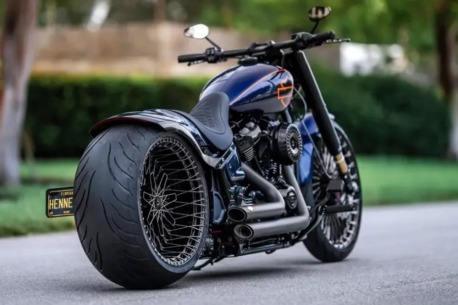 Harley Breakout California 'BreakBox' by Andrews Harley