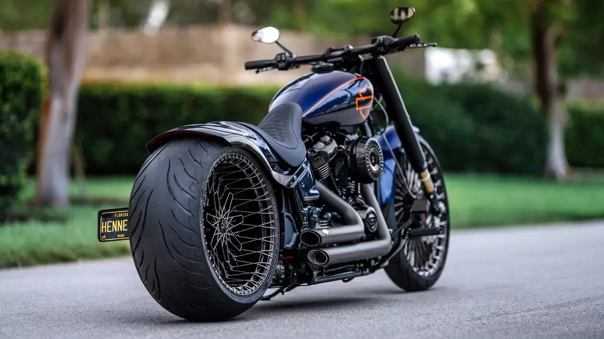 Harley Breakout California 'BreakBox' by Andrews Harley