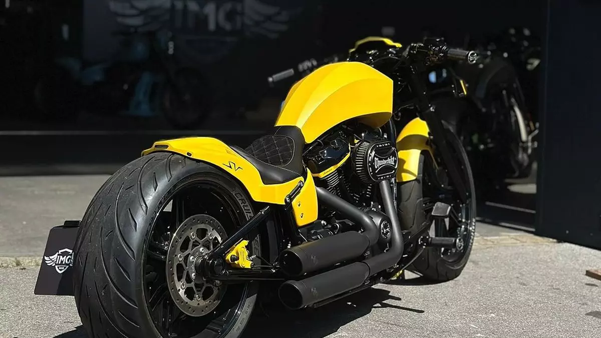 Harley Breakout 'Lambo Edition' by IMG Bikes