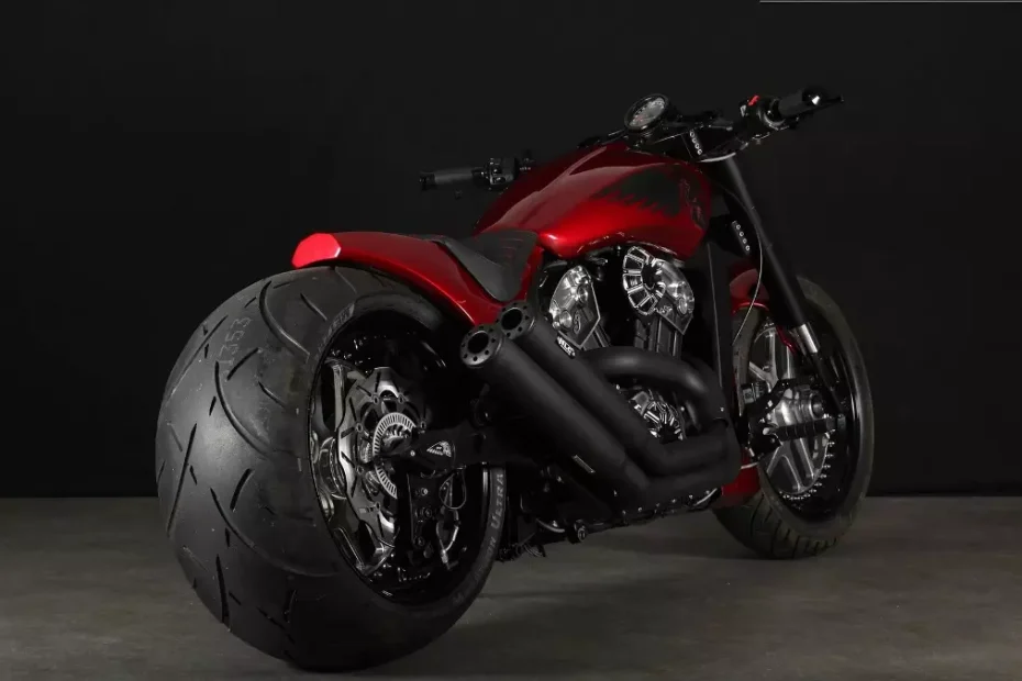 Indian Scout Bobber 'The big red' by Moto-Tech