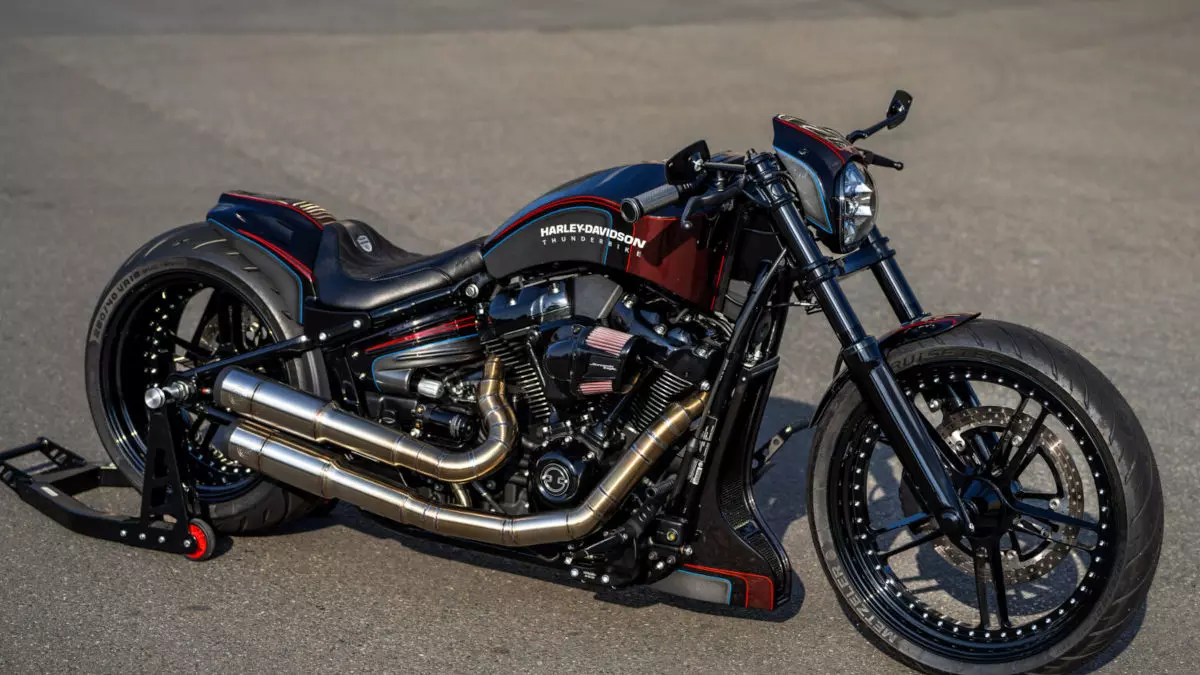 Harley-Davidson Softail Breakout 'Razor 6.0' customized by Thunderbike