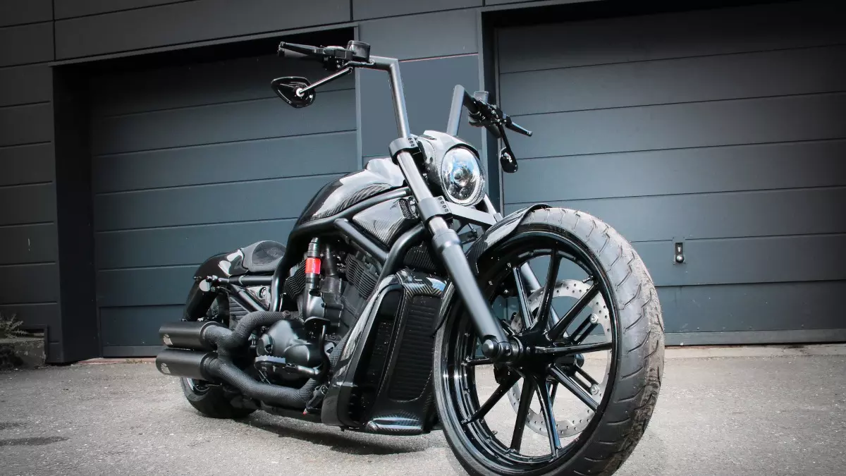 Harley V-Rod Lowrider 'Carbon' by Rod Squad Motorcycles