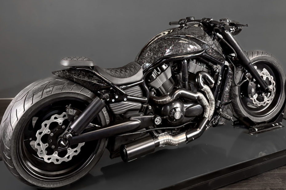 Harley VRod '360 CARBON FIBER' by Fiber Bull