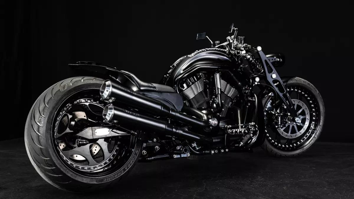 Harley-Davidson VRSCDX 300 Wide Tire 'Garni' by Bad Land