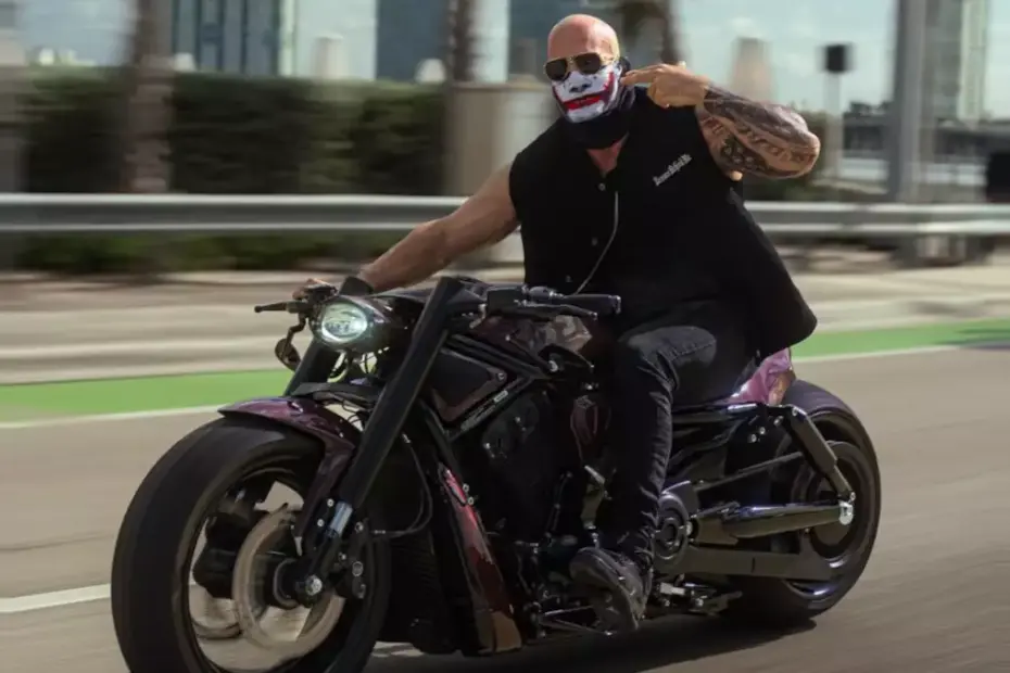 Kydex_ DD Designs’ Striking Red Carbon V-Rod