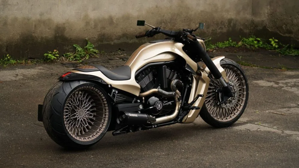 Louis Vuitton & Harley Davidson GIOTTO 18. 